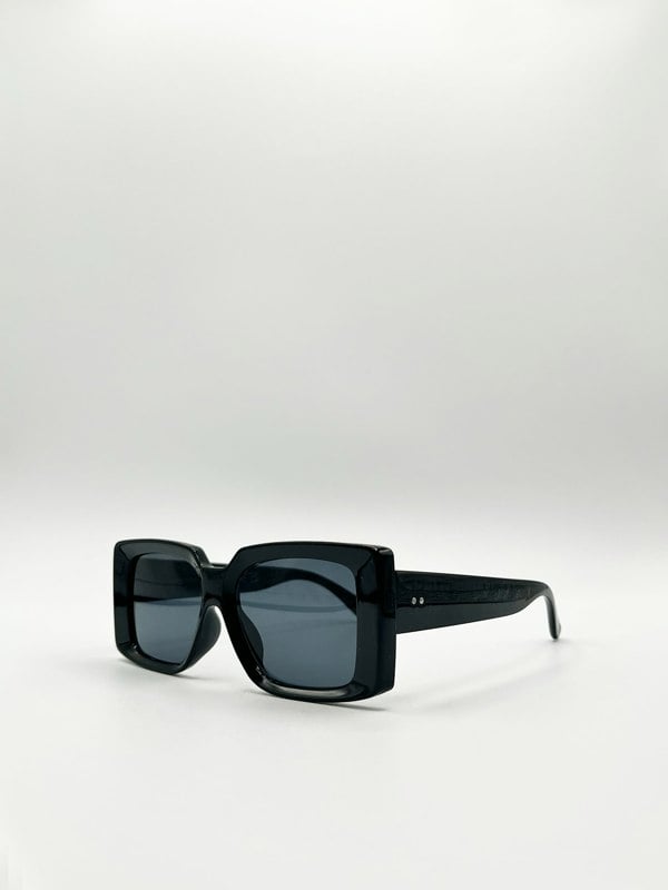 SVNX Oversized Square Frame in Black