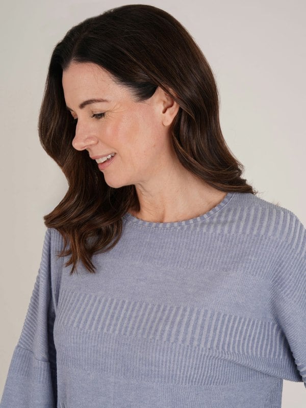 TIGI-Wear Solid Textured Three Quatered Sleeve Top