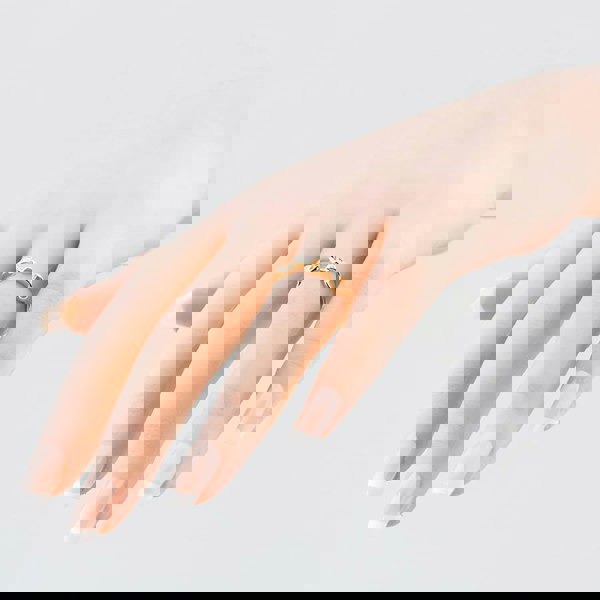 T. H. Baker 9ct Yellow Gold 0.06ct Brilliant Cut Diamond Link Shaped Ring THR41642-06 L