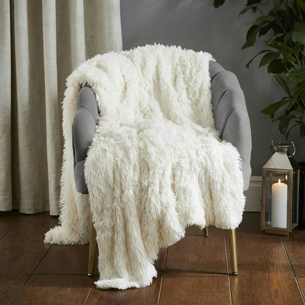 Catherine Lansfield Cuddly 150x200cm Throw Cream