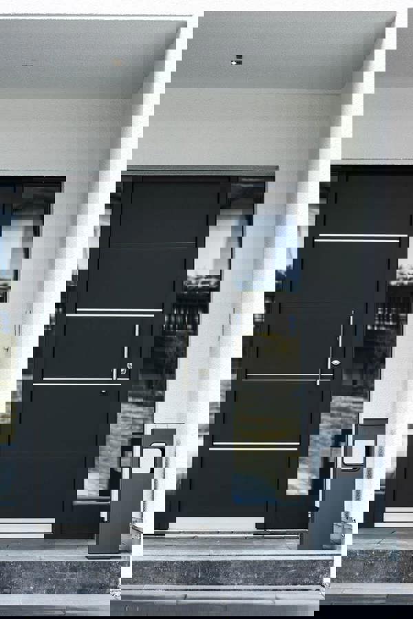 Durable Square Metal Waste Bin with Integrated Sand Ashtray | 17L | Black