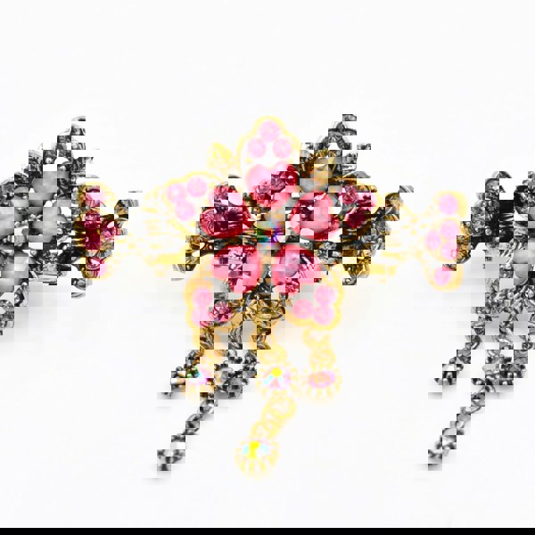 flower hair accessory with pink diamante