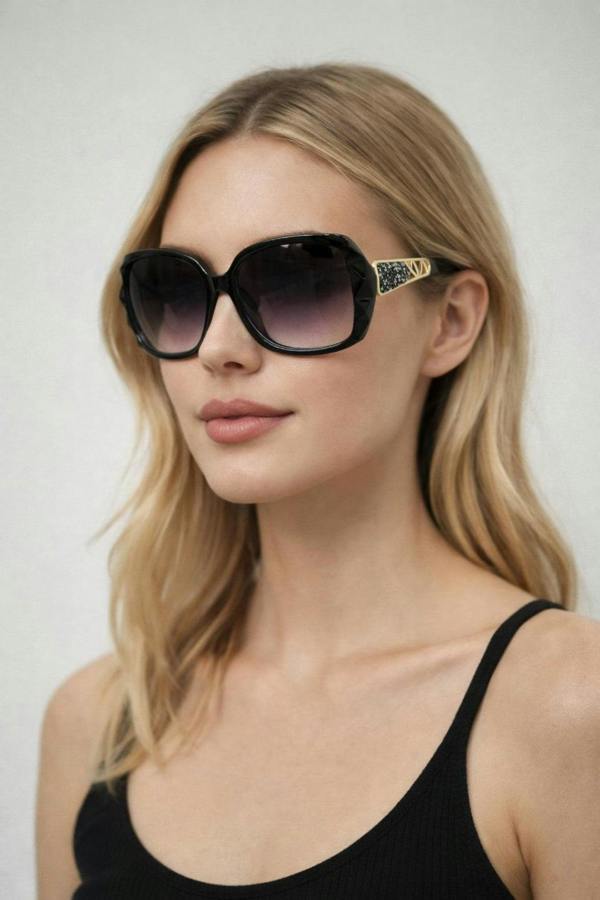 SVNX Round Square Side Detail Sunglasses In Black