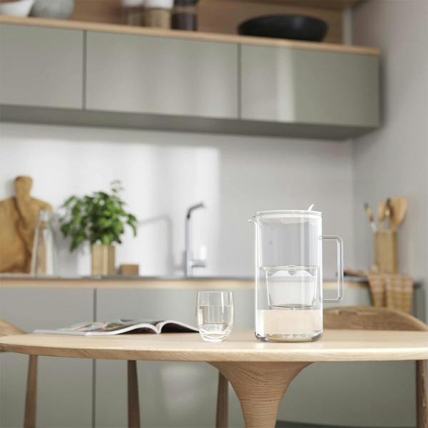 AQUAPHOR Glass 2.5 Litre Water Filter Jug in White with 1 x Maxfor+ filter