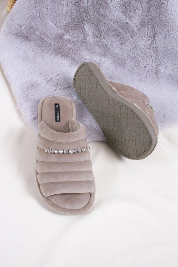 Frankie in MinkSlippers