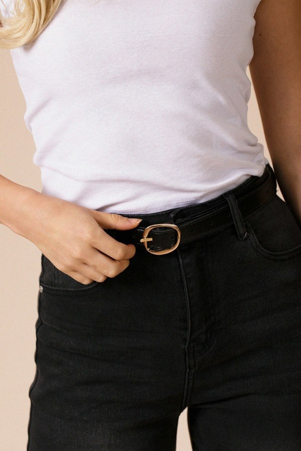 SVNX Irregular Oval Gold Buckle Belt In Black