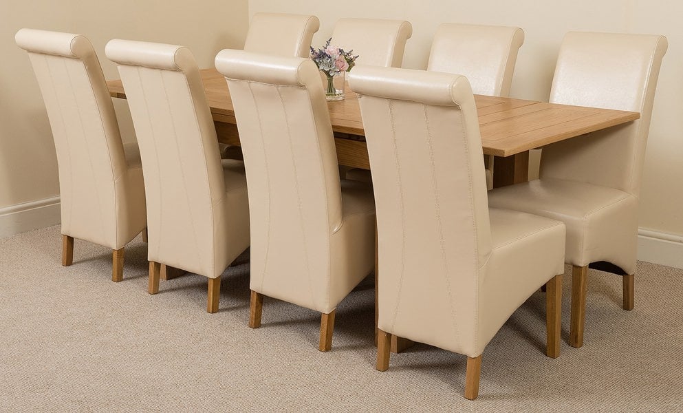 That's Furniture Richmond Medium Oak Extendable Dining Table with Montana Leather Chairs