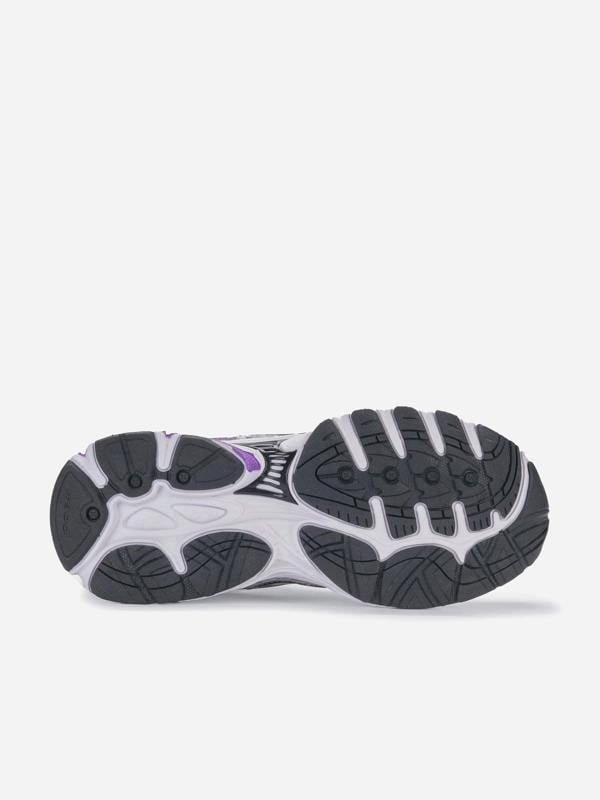 Saucony Girls OMNI 9 Trainers in Silver