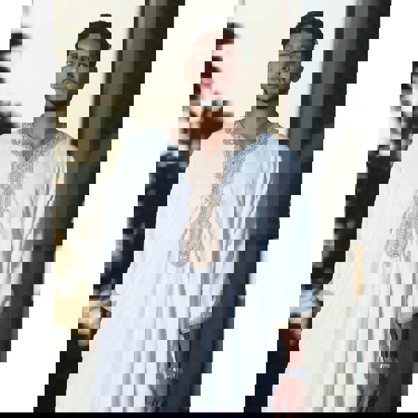 HM62_thobe_White-Gold_52, HM62_thobe_White-Gold_54, HM62_thobe_White-Gold_56, HM62_thobe_White-Gold_58, HM62_thobe_White-Gold_60, HM62_thobe_White-Gold_62