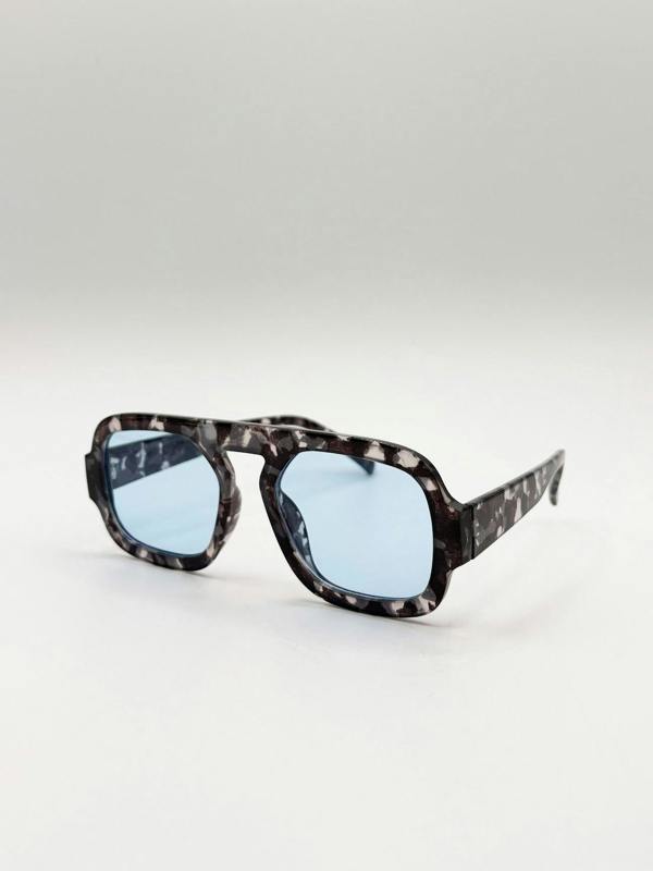 Tortoise Retro Navigator Sunglasses in Grey Blue - svnx