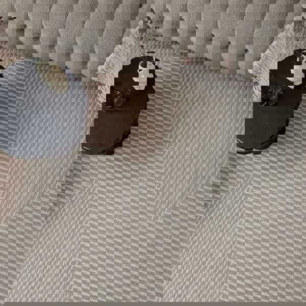 Geometric Living Room rug, beige colour, stain-resistant and non-shedding