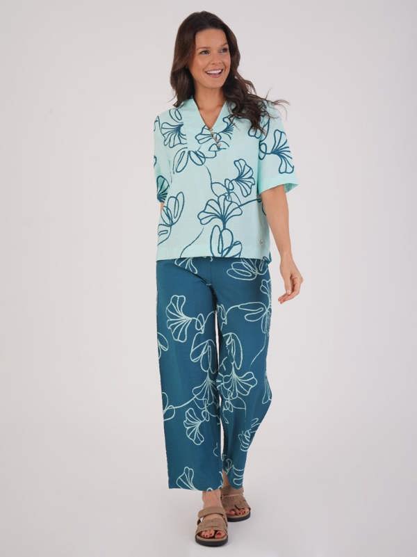 VIZ-A-VIZ Floral Print Trousers