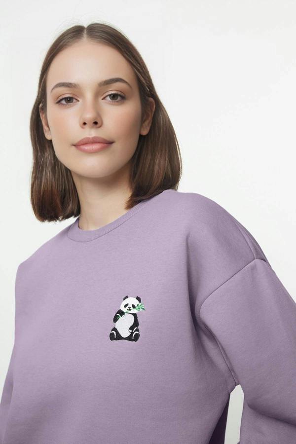 WOVCOR Animal Embroidered Thick Fleece Knit Sweatshirt