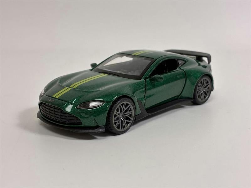 MCSlots Aston Martin V12 Green 1:43 Scale CMJ Diecast DC143AMV12GN