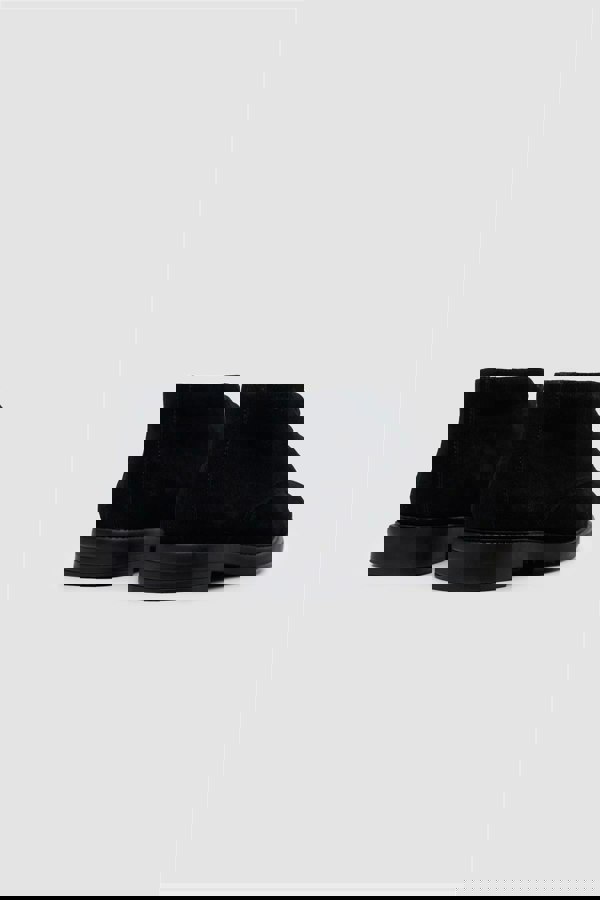 House of Cavani Fernando Black Lace Up Suede Chukka Boot