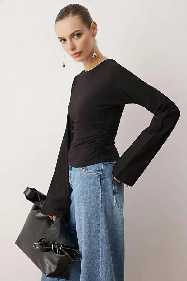 WOVCOR Spanish Sleeve Knit Blouse with Gathering Detail