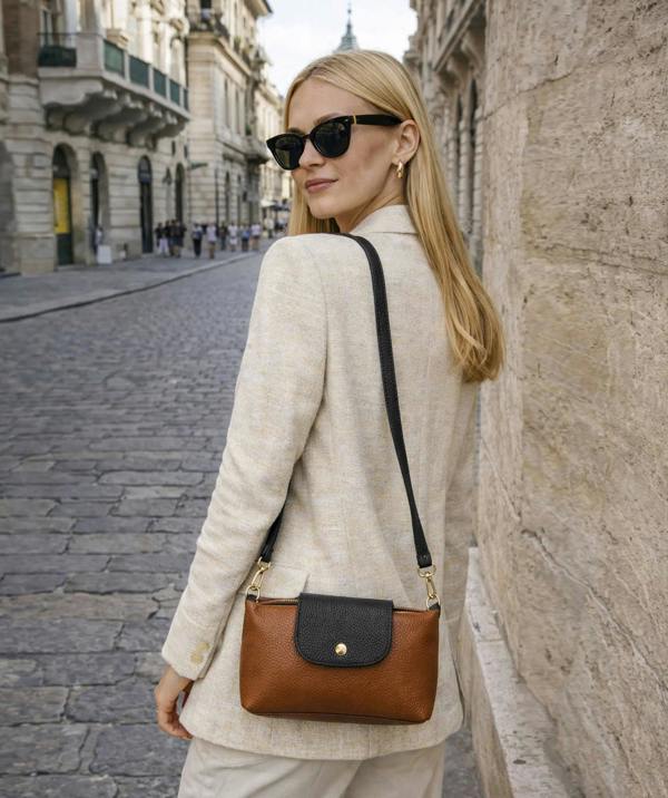 Pia Rossini Ricco - Leather Crossbody Bag - Chestnut