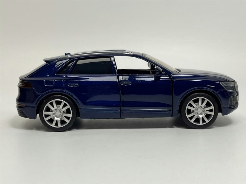 Tayumo Audi Q8 Pull Back & Go Blue LHD 1:36 Scale Tayumo 36140216