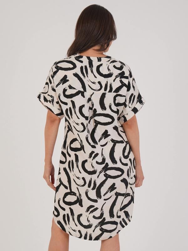 VIZ-A-VIZ Abstract Print Dress