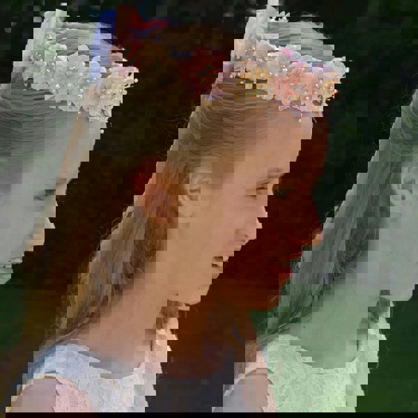 Blended colour flower crown on girls head