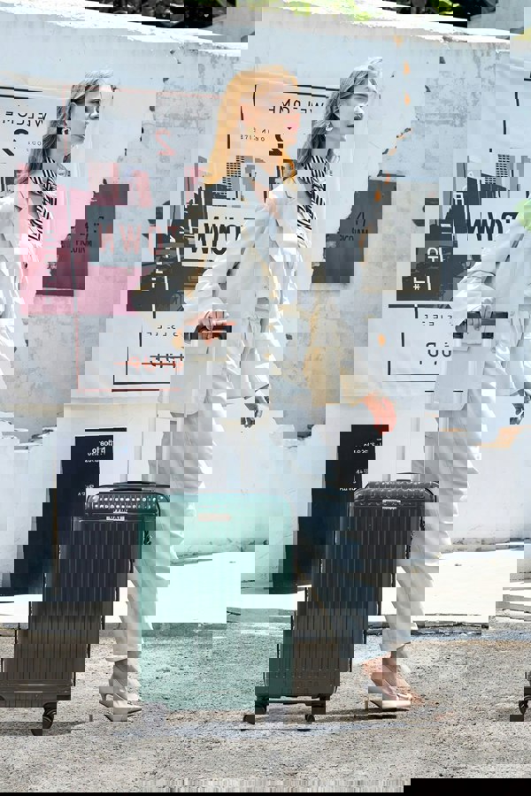 Living and Home Lightweight Hardshell Suitcase Cabin for Travel Hardshell with 4 Spinner Wheels