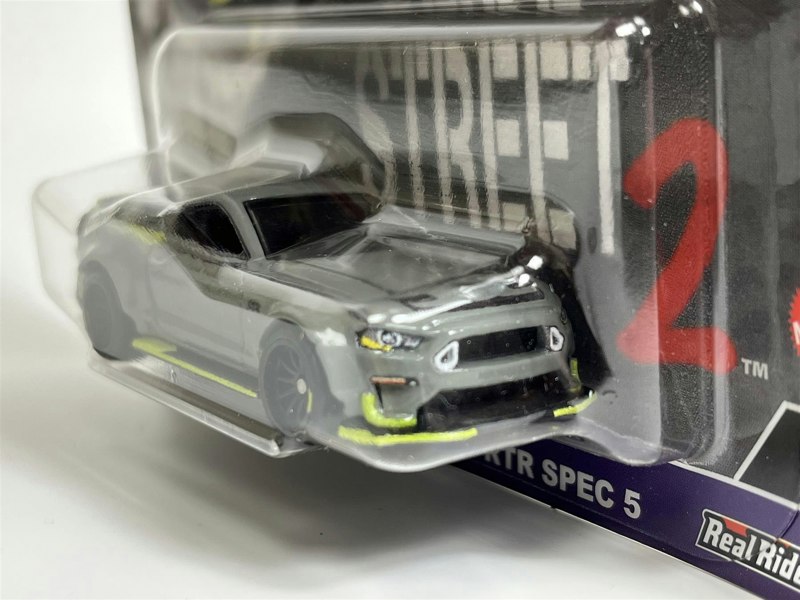 Hot Wheels 2018 Ford Mustang RTR Spec 5 Slide Street 2 Real Riders 1:64 Hot Wheels HKC85