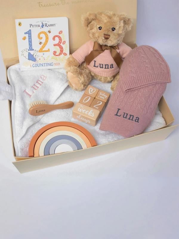The Baby Gifting Company Ultimate Luxury Cashmere Gift Set in Rosewood Pink
