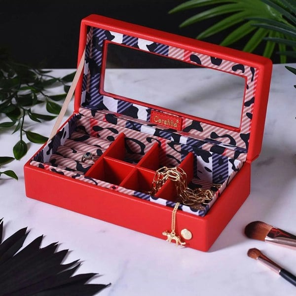 T. H. Baker Sophia CaraMia Red Catwalk Jewellery Box SP3253