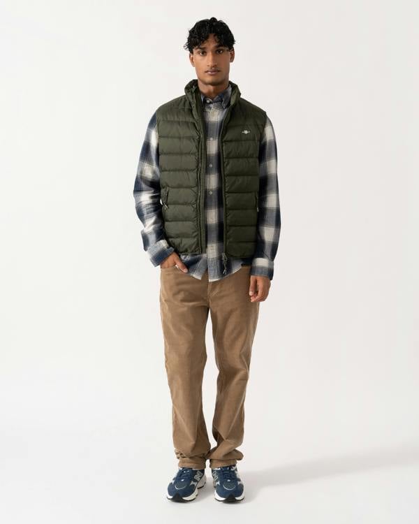 GANT Mens Light Down Shield Logo Gilet - 368 Dark Moss Green