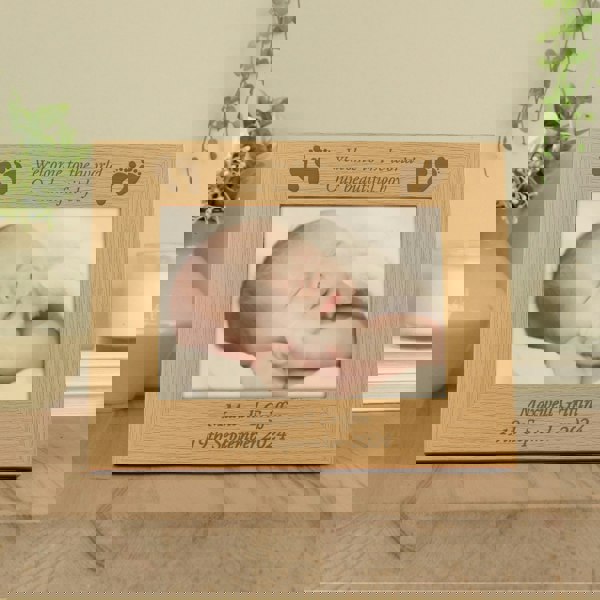 Personalised Memento Company Personalised Baby Feet 5x7 Landscape Oak Finish Photo Frame