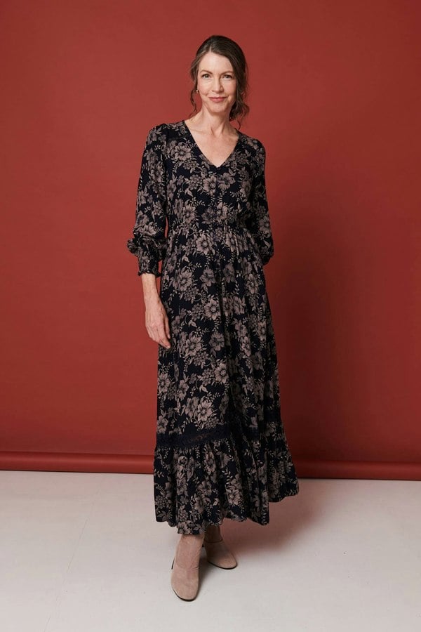 Navy | Floral Lace Long Sleeve Maxi Dress
