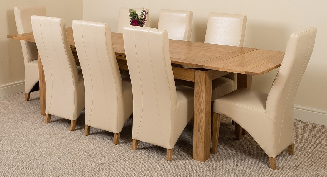That's Furniture Richmond Large Oak Extending Dining Table with Lola Leather Chairs