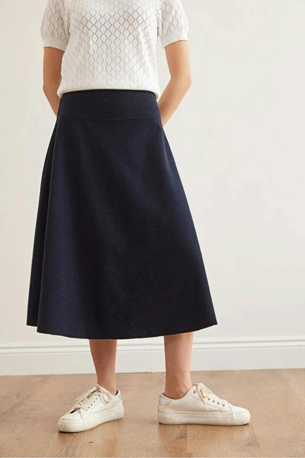 Hoxton Gal Waist-Banded Flared Knit Skirt