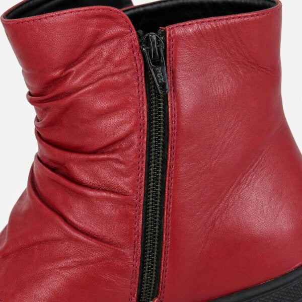 Mod Comfys JOSIE Ankle Boots   in  Red