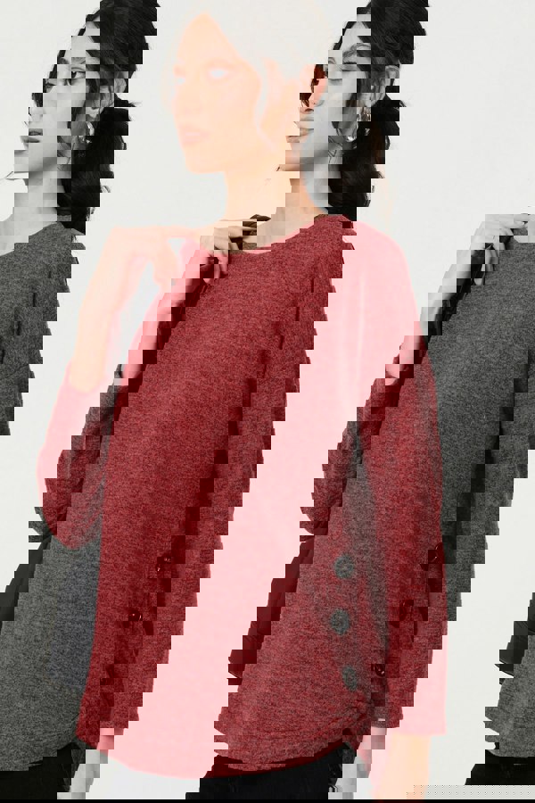 Red | Relaxed 3/4 Sleeve Button Detail Top
