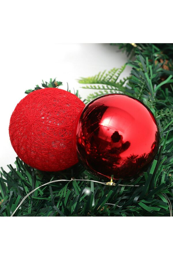 Living and Home 2.7m LED Light String Berry Ball Garland Christmas Decor