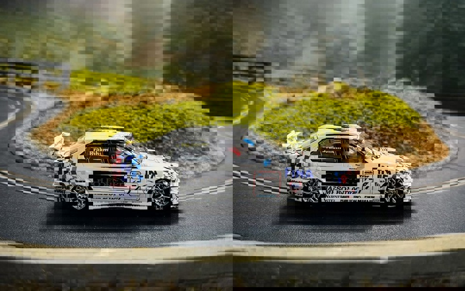 Scalextric BMW E36 320I BTCC 1995 David Brabham 1:32 Scale Scalextric C4574