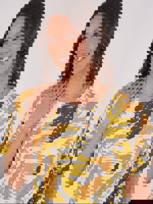 VIZ-A-VIZ Abstract Jungle Print Top