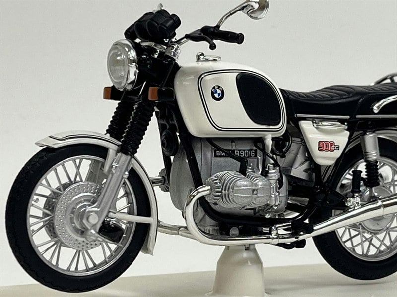 Norev BMW R90/6 1974 White Motorbike 1:18 Scale - 182036