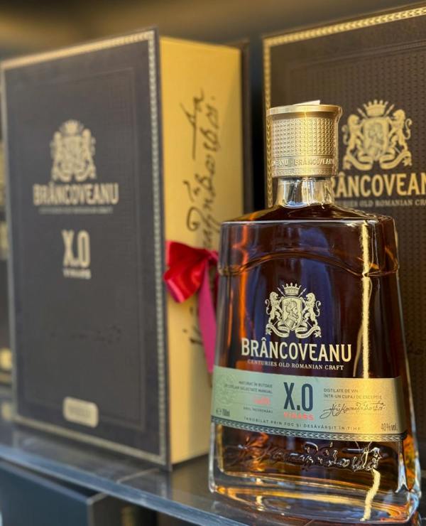 Brancoveanu XO Noble Brandy (Cognac / Coniac / Vinars) in a book / Brancoveanu Carte 700ml