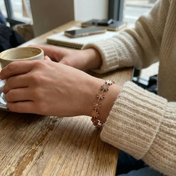 The Colourful Aura 18ct Rose Gold Plated Clear Crystal Daisy Flower Link Floral Bracelet