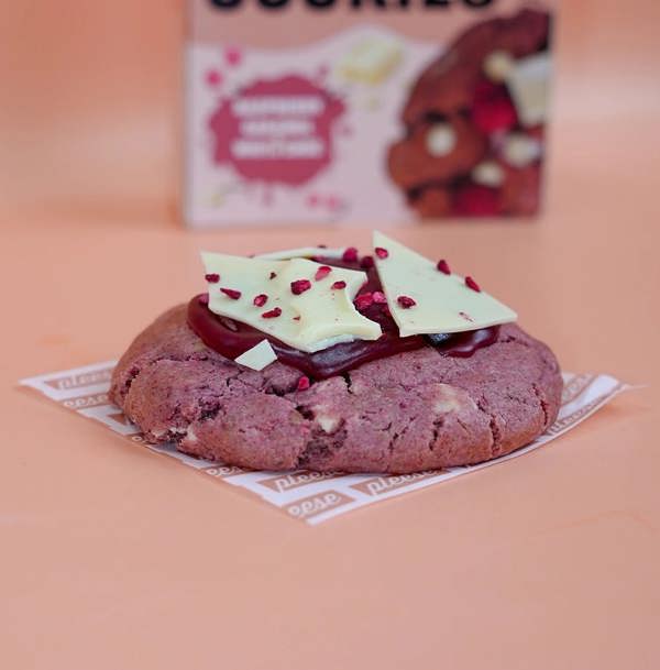 Pleese Raspberry Caramel & White Chocolate Cookie