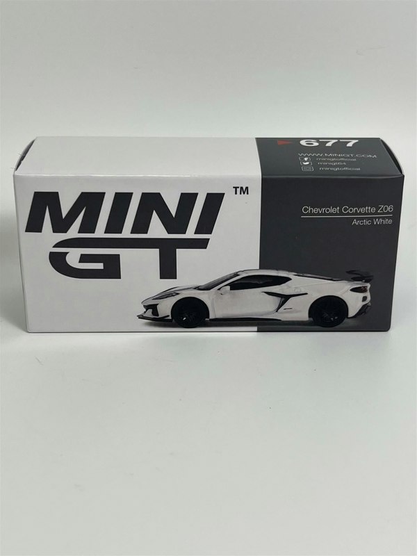 Mini GT Chevrolet Corvette Z06 2023 Arctic White LHD 1:64 Scale Mini GT MGT00677L