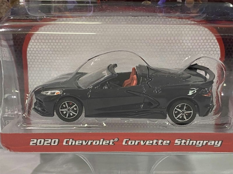 2020 chevrolet corvette stringray black 1:64 scale greenlight 37230f