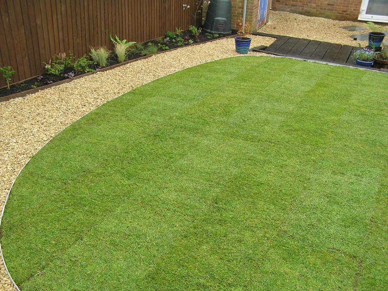 Swift Edge Garden Edging - Lawns, Borders, Pathways, Plots, Flowerbeds, Landscaping - Aluminium 100mm tall - 6m pack - Natural