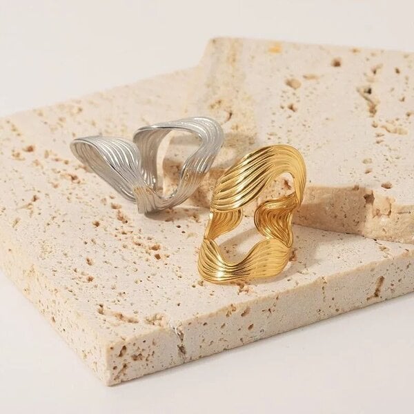 The Colourful Aura Textured Wave Adjustable Ring Open Statement Band (Gold/Silver)