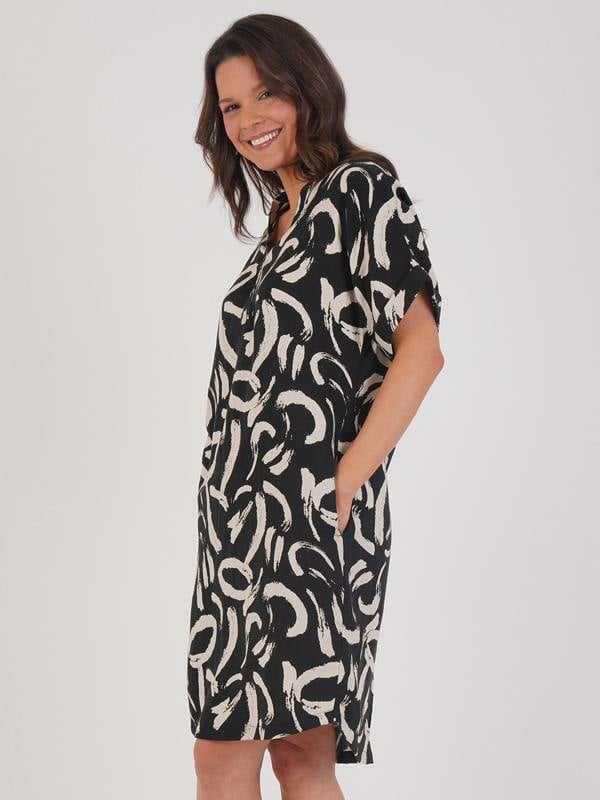 VIZ-A-VIZ Abstract Print Dress