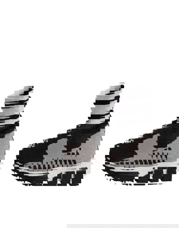 216076347.jpg