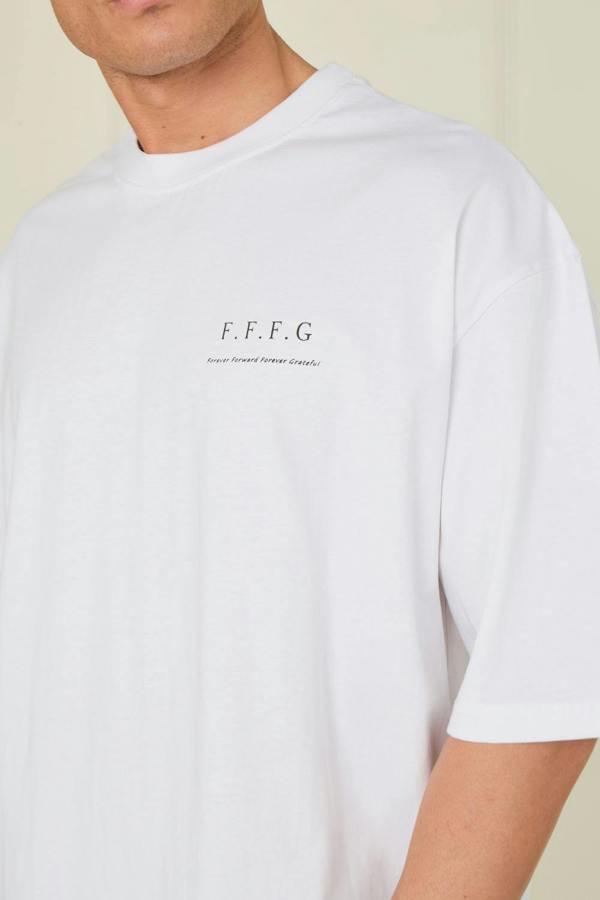 Men’s Oversized Heavyweight T-Shirt – “Forever Forward. Forever Grateful.”