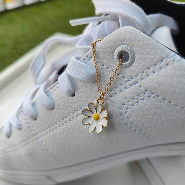 The Colourful Aura Daisy Sunflower Dangle Shoe Lace Sneaker Accessories Summer Floral Skate Charm